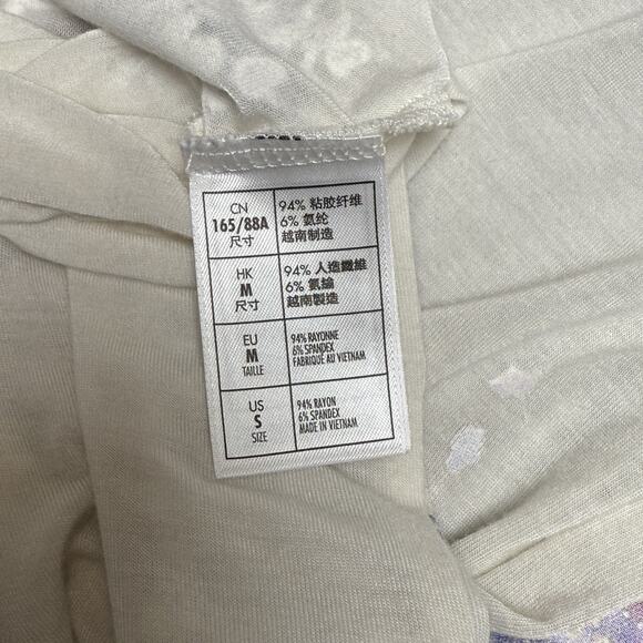 Disney Parks 2017 Cinderella Castle Graphic Tee Rhinestones Women’s Small USA - Picture 11 of 13